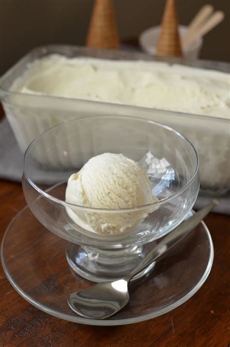Playing with Flour: Philadelphia-style (no egg) vanilla ice cream