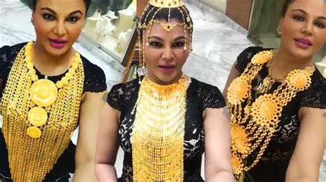 Rakhi Sawant Wears WORLD's LARGEST Gold Jewellery In Dubai!