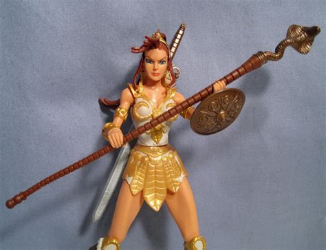 Sifting Through The Clearance Bin: Review: 200X Masters of the Universe Teela