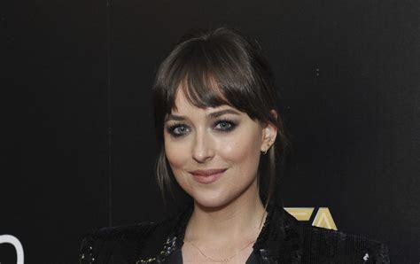 Dakota Johnson Set To Star In Netflix's Jane Austen Update 'Persuasion'