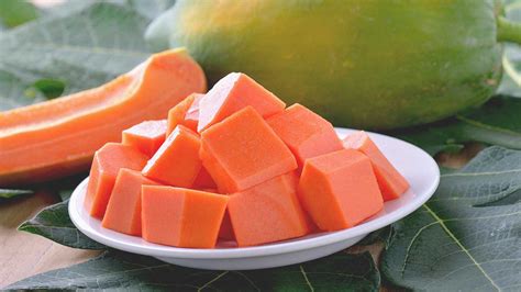 Papaya Facts, Health Benefits and Nutritional Value