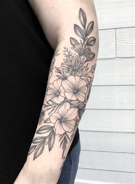 60+ Black & Gray Flower Tattoos by Anna Bravo - List Inspire | Black ...