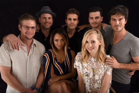 The vampire diaries cast portrait sdcc 2016 | Vampire diaries, Vampire diaries cast, Vampire ...