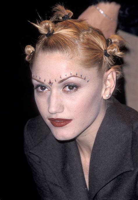 Gwen Mini Buns and Bindis | 90s hairstyles, 90s grunge hair, Short hair ...