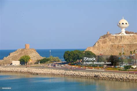 Beaches In Oman Stock Photo - Download Image Now - Bay of Water, Beach ...