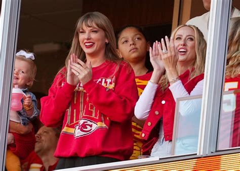 Taylor Swift Had a Perfect Message for NFL Fans Who Might Be Annoyed by ...