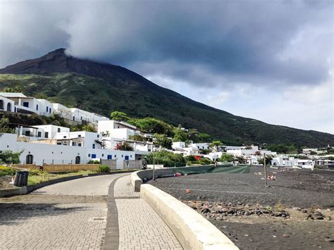 A Guide to Hiking Stromboli Volcano in Italy | Stromboli volcano, Volcano, Volcano islands