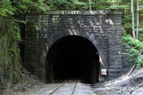 The Longest Tunnel In Massachusetts Has A Truly Fascinating Backstory | Train tunnel, Scenic ...