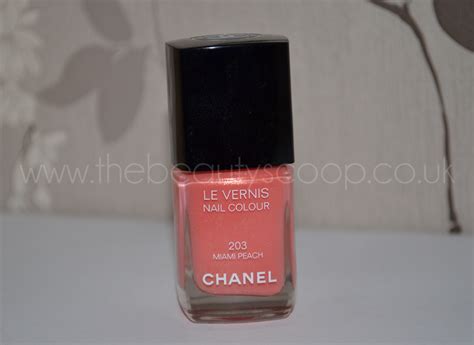 The Beauty Scoop!: Chanel Le Vernis Nail Polish, Miami Peach (203) - Swatched!