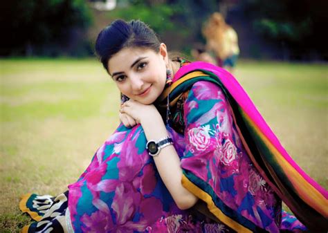 Gul Panra Biography - Popular Pakistani Singer - Folder