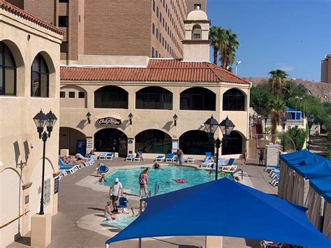 Harrah's Laughlin Pool: Pictures & Reviews - Tripadvisor