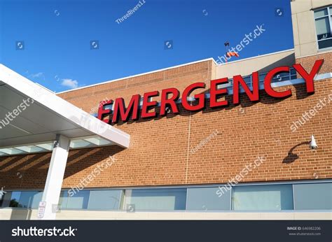 Hospital Emergency Room Sign Red Emergency Stock Photo 646982206 ...