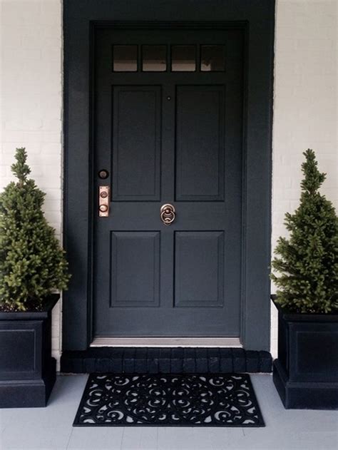 Lee Caroline - A World of Inspiration: Making an Entrance - A Black Door