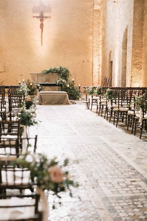 Ingresso in chiesa: cosa dice il bon ton di matrimonio?