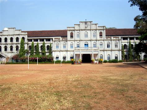 Mangalore Mangalore: St. Aloysius College Mangalore, Science and Commerce