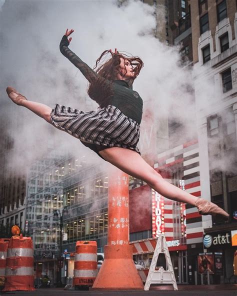 Breathtaking Portraits Of Ballet Dancers Practicing On The Streets Of New York