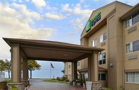 Holiday Inn Express Hotel & Suites - St. Joseph (St. Joseph, MI) - Resort Reviews ...