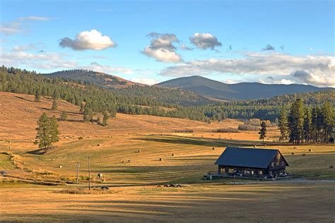 Getaway Cabin in Oroville, Washington