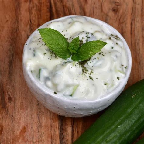 Lebanese Creamy Cucumber Yogurt Salad (Kh’yar bi laban) - Alphafoodie