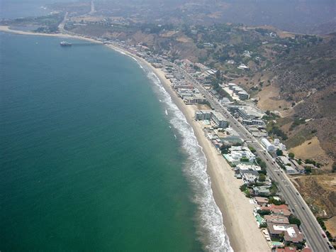 THE BEACH: Visiting Malibu And Its Many Beaches