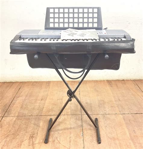 Lot - Yamaha PSR-225GM Portable Keyboard & Stand