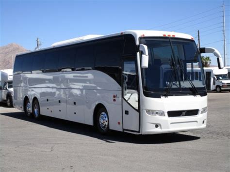 Why You Should Add A Coach Bus to Your Fleet