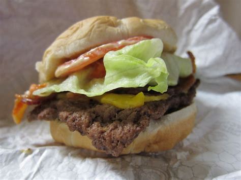 Review: Wendy's - Bistro Cheddar Cheeseburger