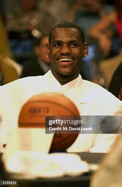 Lebron James Nba Draft Photos and Premium High Res Pictures - Getty Images