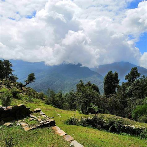 Trek To This Beautiful Untouched Village In Uttarakhand | LBB