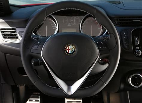 Alfa Romeo Giulietta Review | Drive.co.uk