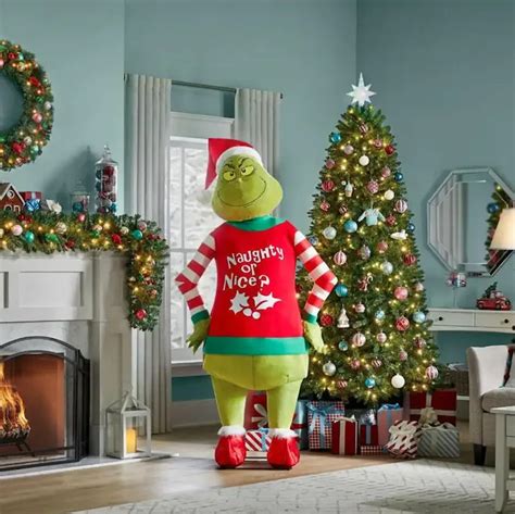 Home Depot Is Selling A Life Size Animated Grinch That'll Have Your ...