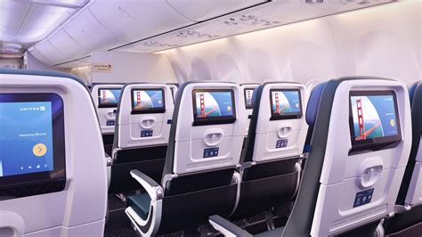 United places massive aircraft order, announces new narrow-body cabin ...