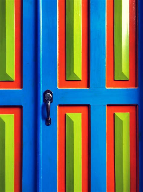 Solve Bright door jigsaw puzzle online with 99 pieces