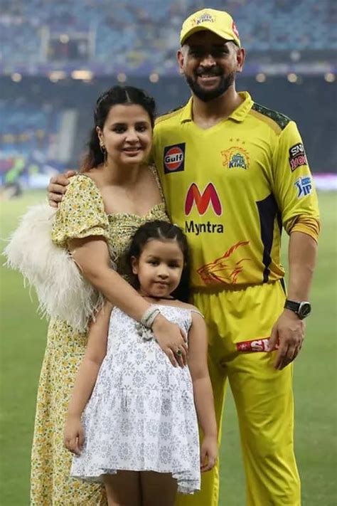 Ms Dhoni And Sakshi Latest Photos