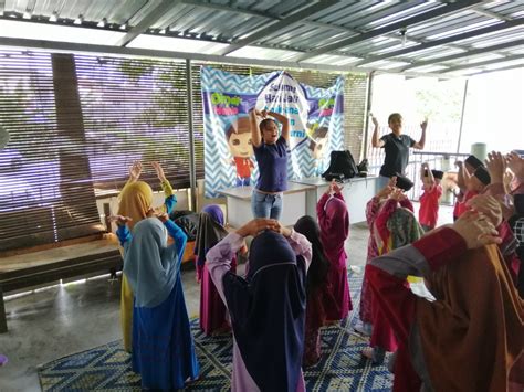 From Students to Science Wizards - PERSATUAN HARAPAN MULIA