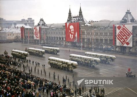 Military parade on the Red Square on November 7, 1990 | Sputnik Mediabank