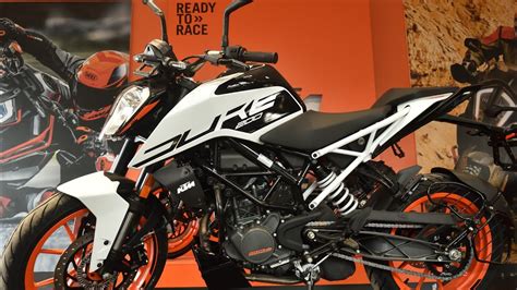 New KTM Duke 200 BS6 2020 !! Dual Channel ABS !! Ceramic White Color !! Detailed Walk Around ...