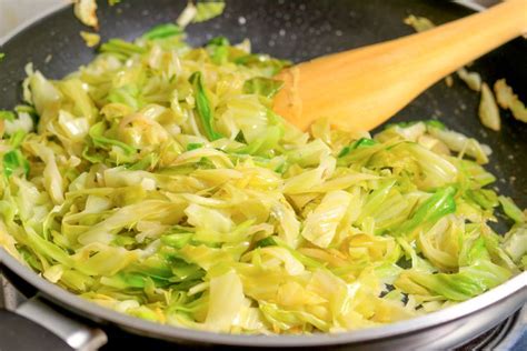 Easy Skillet Cabbage Recipe With Seasoned Sauce