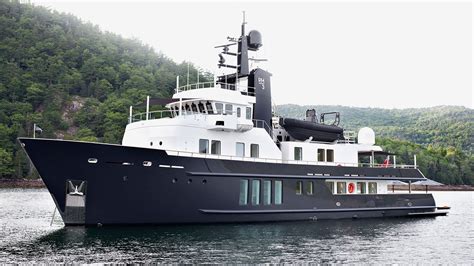 €2.39M price cut on expedition yacht RH3