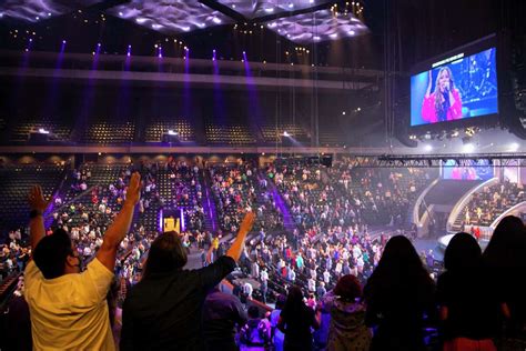 Joel and Victoria Osteen welcome faithful back to Lakewood Church