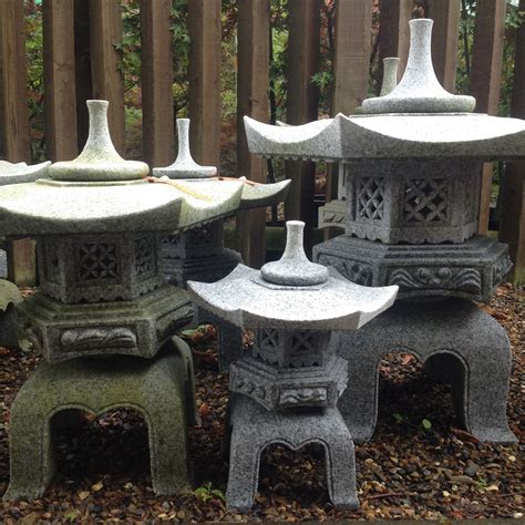 Narabe Yukimi Japanese stone lantern for oriental gardens - Kyoto Range