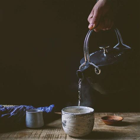 Staub Cast Iron Tea Kettle » Petagadget