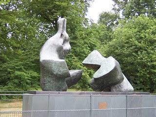 Two Piece Reclining Figure, Henry Moore, 1963-1964, Hampst… | Flickr