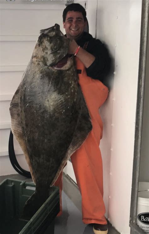 ~90 lb Atlantic Halibut (Georges Bank) : r/Fishing