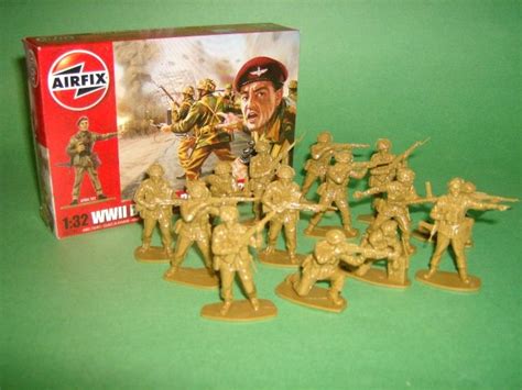 1/32nd Scale Airfix WWII British Paratroopers Plastic Soldiers Set