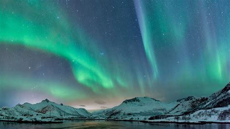 Northern lights, polar light or aurora borealis over Lofoten islands ...