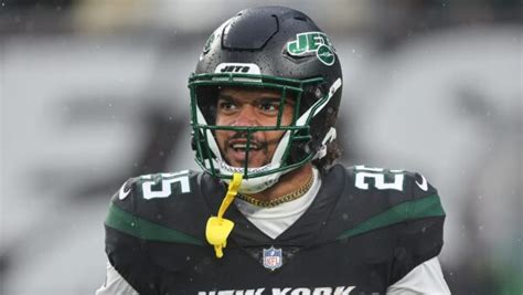 Ty Johnson accuses Jets of cutting him 1 day after surgery