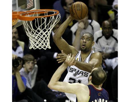 2007 NBA Finals : Game Two - Photo 8 - CBS News