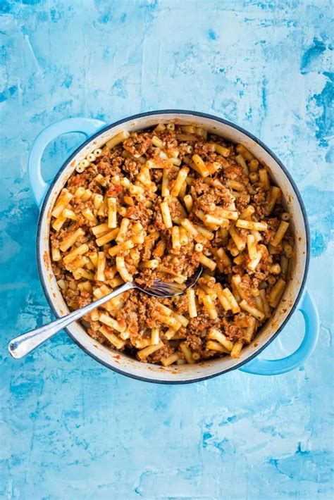 Greek Pastitsio recipe - beef mince and pasta bake | Beef recipes, Pastitsio, Pasta bake