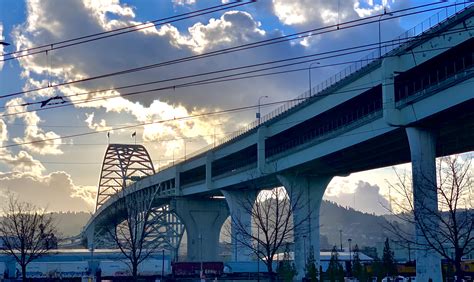 Took this picture yesterday of the Fremont bridge. Just... beautiful ...